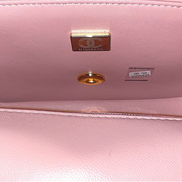 CHANEL MINI FLAP BAG - Picture 4 of 5